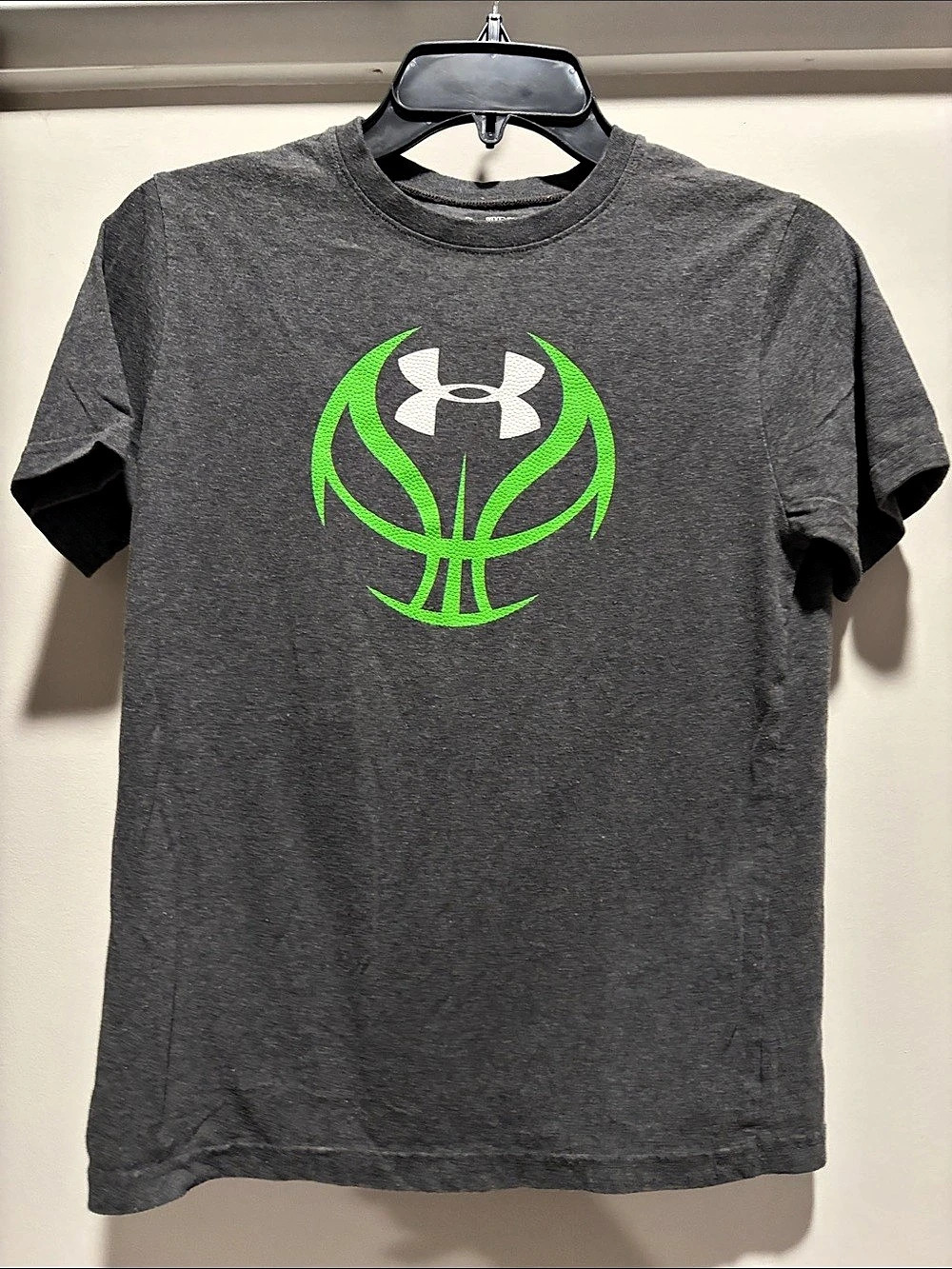 Under Armour HeatGear boys Short Sleeve Tee Size Medium
